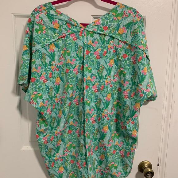 Michelle McDowell Green and Pink Short Sleeve V Neck Blouse Size XXL NWT - Picture 5 of 5